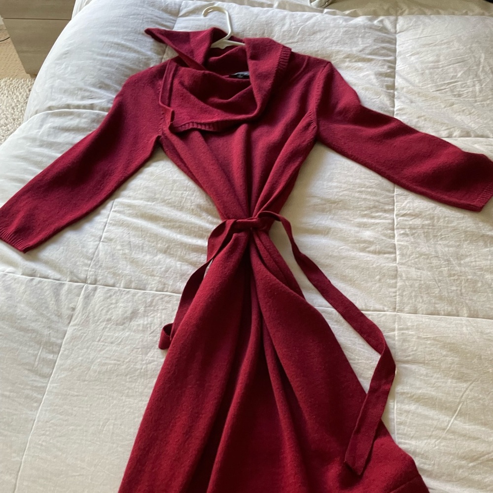 Business sweater dress. Cowl neck. Burgundy. Size S. Perfect condition. W Belt.